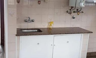 Casa en alquiler - 3 Dormitorios 1 Baño - La Plata
