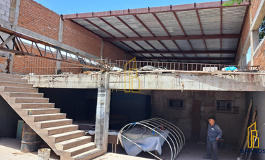 Amplio local comercial en venta