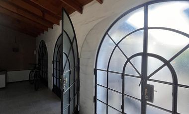 Casa y  salón comercial  Entre Rios 619