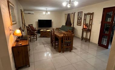 Casa y  salón comercial  Entre Rios 619