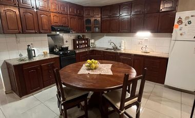 Casa y  salón comercial  Entre Rios 619