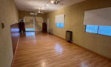 Casa y  salón comercial  Entre Rios 619