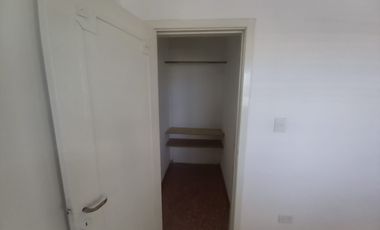 DEPTO 2 AMBIENTES MUY AMPLIO 1er PISO AL FRENTE