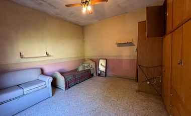 VENTA CASA 3 AMBIENTES CON PARQUE EN HAEDO