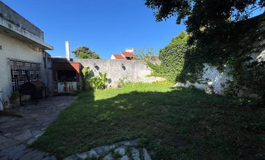 VENTA CASA 3 AMBIENTES CON PARQUE EN HAEDO