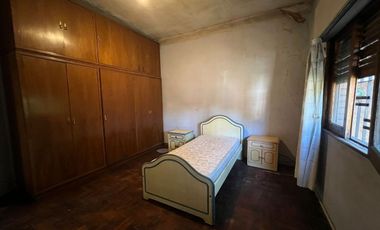 VENTA CASA 3 AMBIENTES CON PARQUE EN HAEDO