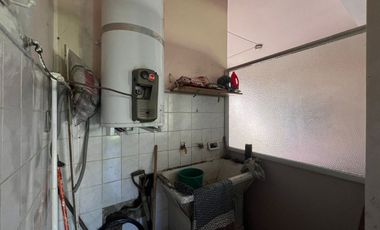 VENTA CASA 3 AMBIENTES CON PARQUE EN HAEDO