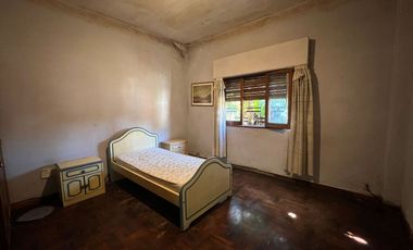 VENTA CASA 3 AMBIENTES CON PARQUE EN HAEDO
