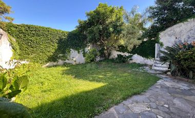 VENTA CASA 3 AMBIENTES CON PARQUE EN HAEDO