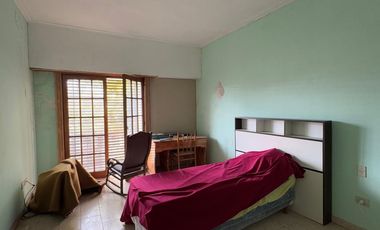 CASA EN VENTA EN PEHUAJÓ A REFACCIOAR