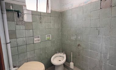 CASA EN VENTA EN PEHUAJÓ A REFACCIOAR
