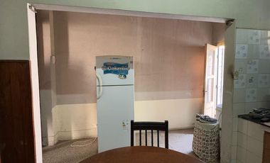 CASA EN VENTA EN PEHUAJÓ A REFACCIOAR