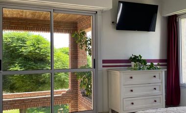 CASA EN VENTA EN  PEHUAJO CON GARAGE Y PARQUE
