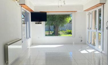 CASA EN VENTA EN  PEHUAJO CON GARAGE Y PARQUE