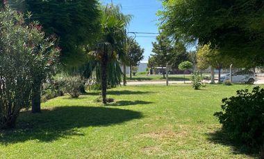 CASA EN VENTA EN  PEHUAJO CON GARAGE Y PARQUE