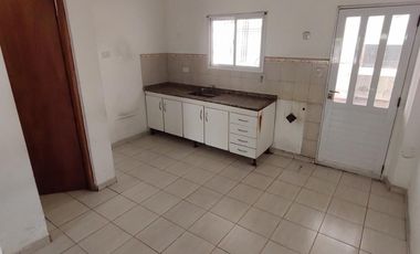 Excelente Dúplex de 2 ½ ambientes. Morón