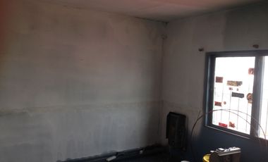 Casa En Esquina A Reciclar 4 Amb Con Cochera