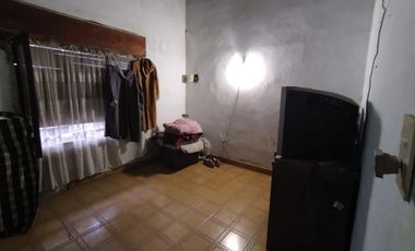 LOCALES +CASAS A RECICLAR+ LOTE PARA  433 MT2.