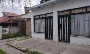 LOCALES +CASAS A RECICLAR+ LOTE PARA  433 MT2.