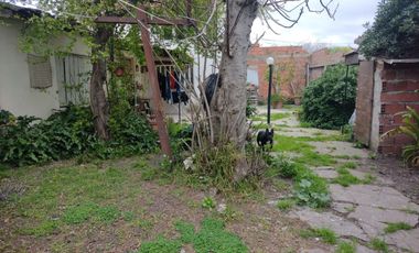 LOCALES +CASAS A RECICLAR+ LOTE PARA  433 MT2.