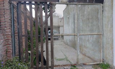 LOCALES +CASAS A RECICLAR+ LOTE PARA  433 MT2.