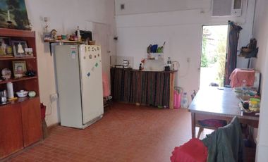 LOCALES +CASAS A RECICLAR+ LOTE PARA  433 MT2.
