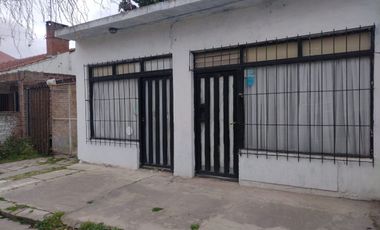 LOCALES +CASAS A RECICLAR+ LOTE PARA  433 MT2.