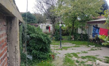 LOCALES +CASAS A RECICLAR+ LOTE PARA  433 MT2.