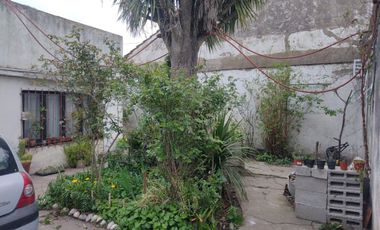 LOCALES +CASAS A RECICLAR+ LOTE PARA  433 MT2.