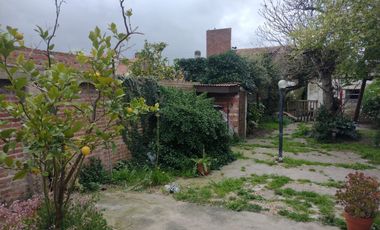 LOCALES +CASAS A RECICLAR+ LOTE PARA  433 MT2.