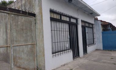 LOCALES +CASAS A RECICLAR+ LOTE PARA  433 MT2.