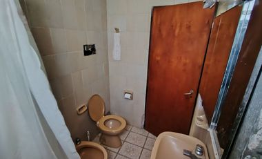 Casa 3 AMBIENTES APTA CREDITO con amplio jardín