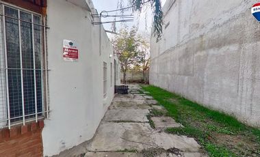 VENTA CASA 4 AMBIENTES CON PARQUE EZPELETA