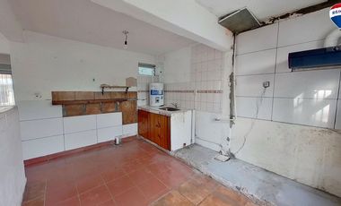 VENTA CASA 4 AMBIENTES CON PARQUE EZPELETA