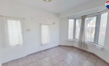 VENTA CASA 4 AMBIENTES CON PARQUE EZPELETA