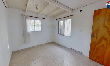 VENTA CASA 4 AMBIENTES CON PARQUE EZPELETA