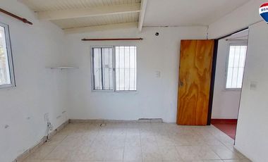 VENTA CASA 4 AMBIENTES CON PARQUE EZPELETA