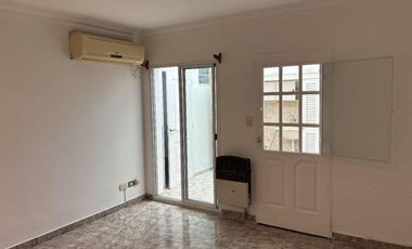 VENTA APTO CREDITO PH 2 AMBIENTES V. PUEYRREDON