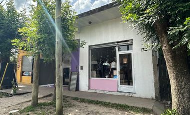 CASA CON LOCALES EN VENTA EN  ALEJANDRO KORN