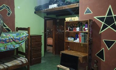 CASA CON LOCALES EN VENTA EN  ALEJANDRO KORN