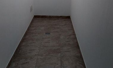 ALDO BONZI - DEPARTAMENTO EN PLANTA ALTA - CONTRA FRENTE -  2 AMB. CON 2 PATIOS