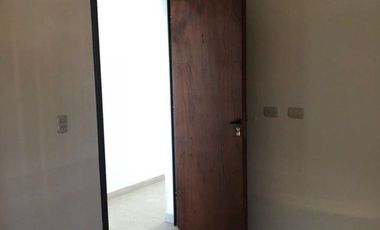 CASA 4 AMBIENTES CON COCHERA Y PATIO