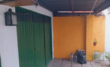 VENTA casa mas departamento sobre amplio lote ESCUCHA OFERTA