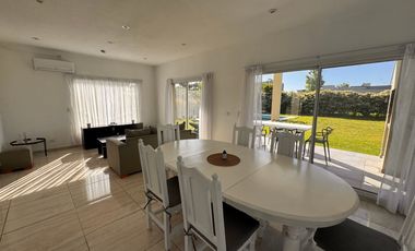 Alquiler amoblado de casa en el Barrio de Santa Juana - Canning