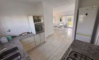 Alquiler amoblado de casa en el Barrio de Santa Juana - Canning