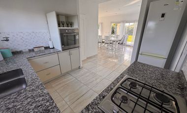 Alquiler amoblado de casa en el Barrio de Santa Juana - Canning