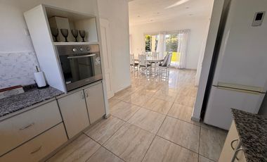 Alquiler amoblado de casa en el Barrio de Santa Juana - Canning