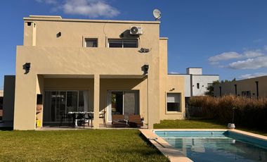 Alquiler amoblado de casa en el Barrio de Santa Juana - Canning