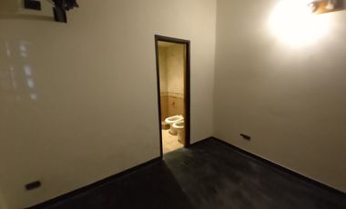 Excelente departamento 3 ambientes 1º piso al frente con patioyparrilla, a metros de Av Don bosco