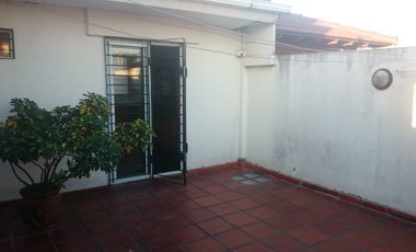 Excelente departamento 3 ambientes 1º piso al frente con patioyparrilla, a metros de Av Don bosco